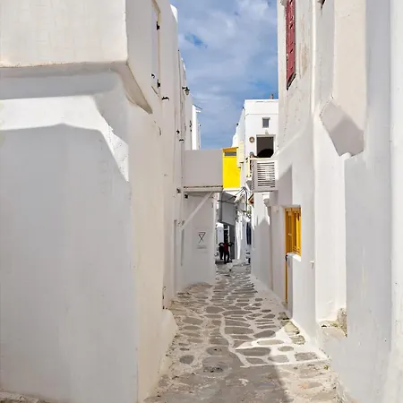 Chiara Mykonos *